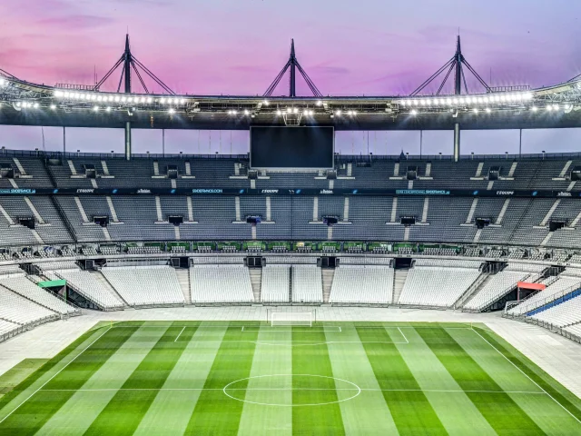 Ilustración del Stade de France con motivo del nuevo logotipo Bleu Foto: Charly hel