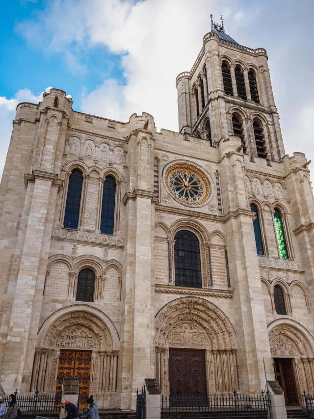 Valentin Pacaut / The Explorers 2021, The Explorers, France, Region, Ile de France, Saint-Denis, Basilique Saint-Denis, necropole royale, vitrail